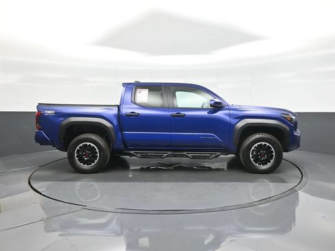Certified 2024 Toyota Tacoma TRD Off-Road AWD/4WD image 8