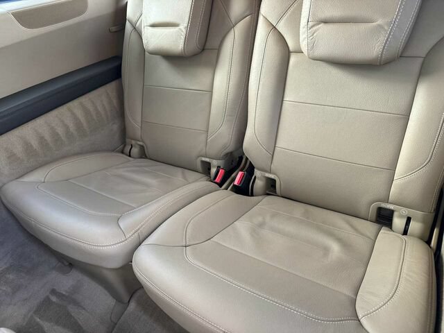 Used 2015 Mercedes-Benz GL 550 4MATIC image 18