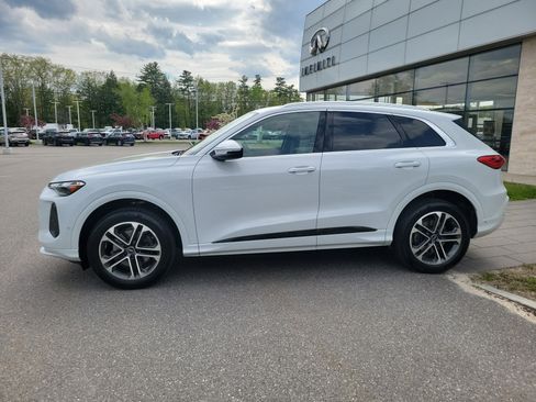 Used 2025 Audi Q5 Premium AWD/4WD image 2