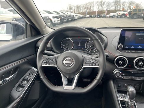 Used 2025 Nissan Sentra SR image 16