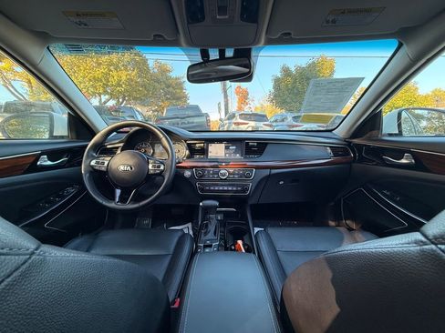 Used 2019 Kia Cadenza Technology image 17