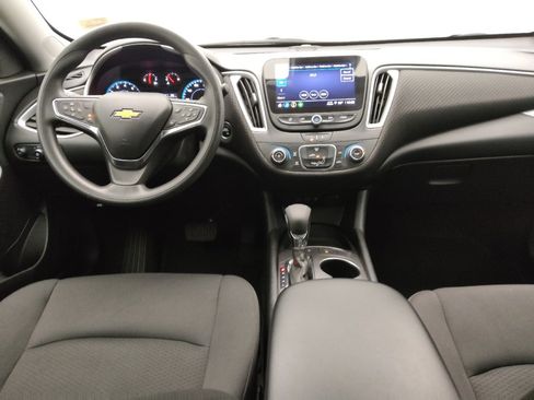 Used 2025 Chevrolet Malibu LS FWD image 22
