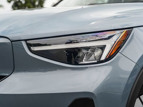 Used 2023 Volvo C40 P8 Recharge Plus AWD/4WD image 2