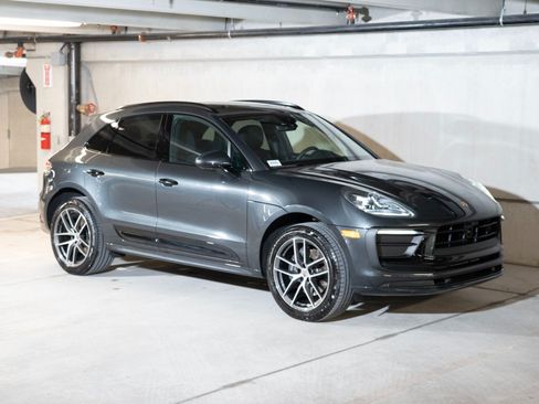 Certified 2026 Porsche Macan AWD/4WD image 7