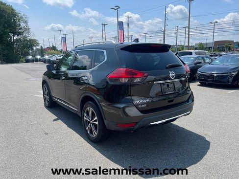 Used 2017 Nissan Rogue SL w/ SL Premium Package AWD/4WD image 5