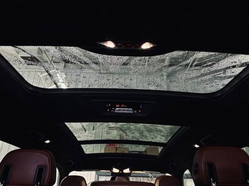 Certified 2025 BMW X7 M60i image 24