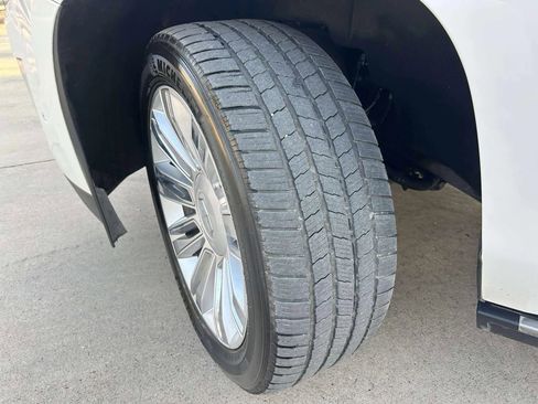 Used 2018 Cadillac Escalade ESV Platinum image 19