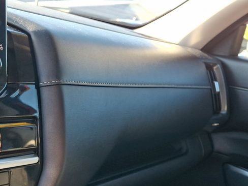 Used 2023 Nissan Pathfinder SL image 31