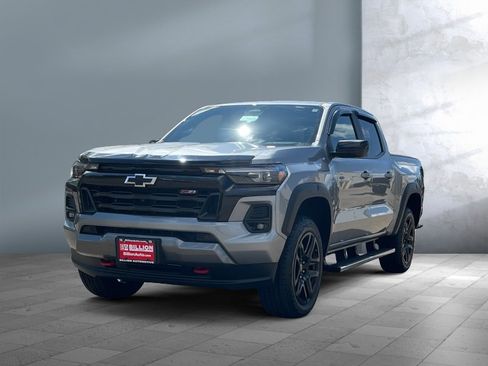 Used 2024 Chevrolet Colorado Z71 w/ Z71 Convenience Package 2 AWD/4WD image 1