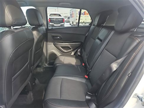 Certified 2022 Chevrolet Trax LT w/ Driver Confidence Package image 23