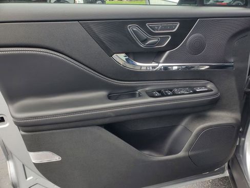 Certified 2024 Lincoln Corsair AWD w/ Equipment Group 101A image 8