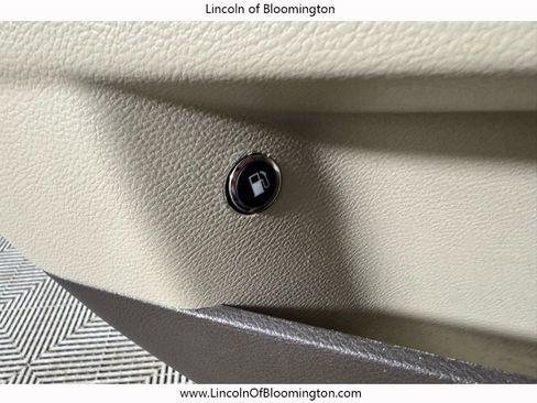 Used 2013 Chrysler 300 C Luxury Series w/ Harman Kardon Audio Group image 37