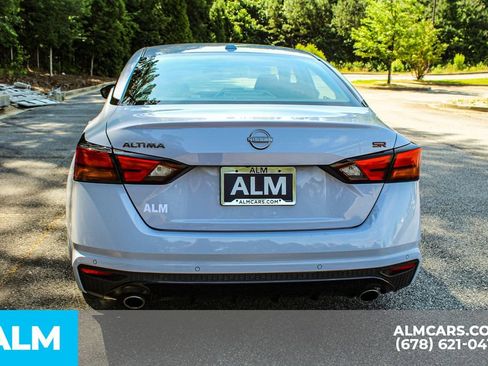Used 2025 Nissan Altima 2.5 SR FWD image 11