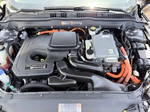 Used 2017 Ford Fusion Energi Titanium FWD image 18