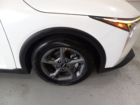 Used 2025 Kia K4 FWD image 3