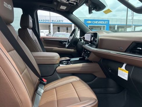 New 2026 Chevrolet Tahoe High Country w/ Sun And Tow Package AWD/4WD image 35
