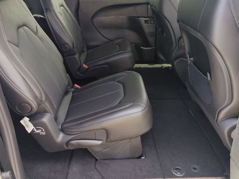 New 2026 Chrysler Voyager LX image 21