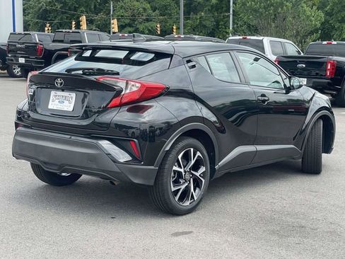 Used 2022 Toyota C-HR XLE FWD image 3