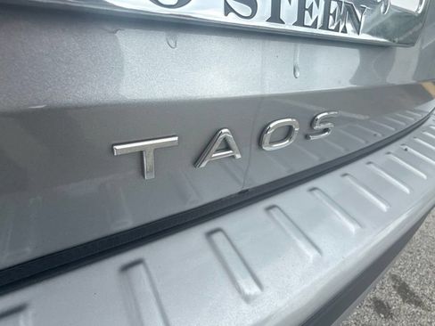 Certified 2023 Volkswagen Taos SE FWD image 24