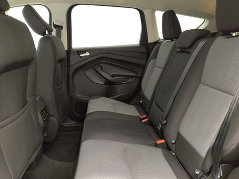 Used 2019 Ford Escape SE image 18