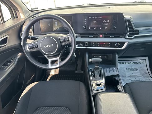 Used 2023 Kia Sportage LX AWD/4WD image 8