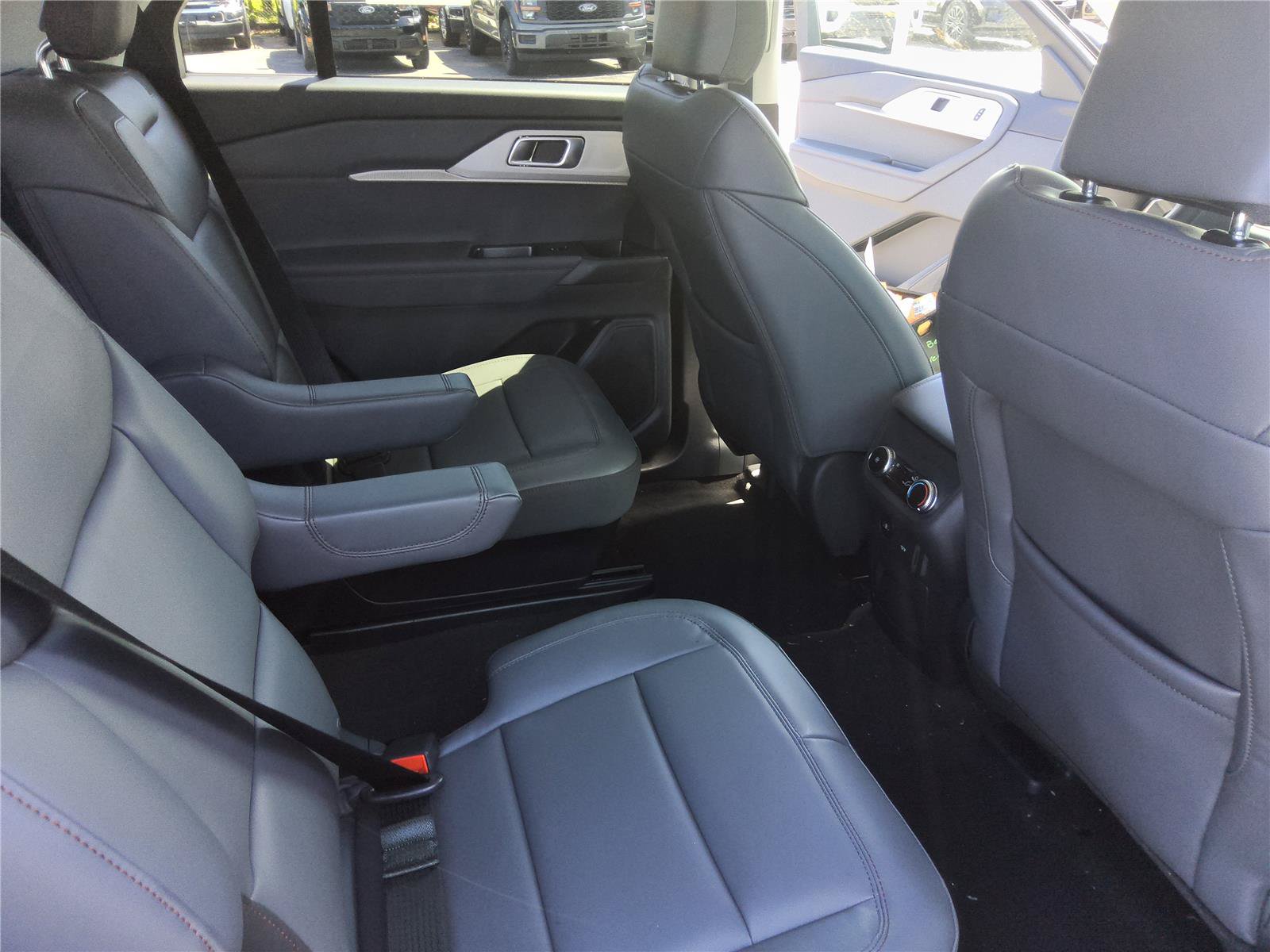 New 2026 Ford Explorer Active w/ Active Comfort Package RWD image 20