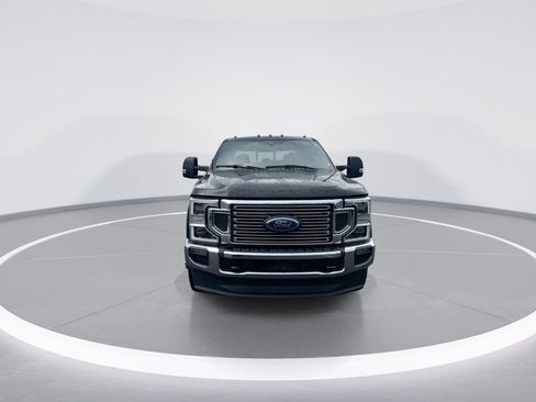 Used 2022 Ford F350 Lariat w/ Lariat Ultimate Package AWD/4WD image 3