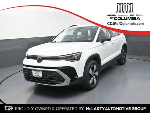 Used 2025 Volkswagen Taos S AWD/4WD image 1