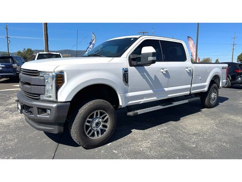 Used 2018 Ford F350 Lariat image 4