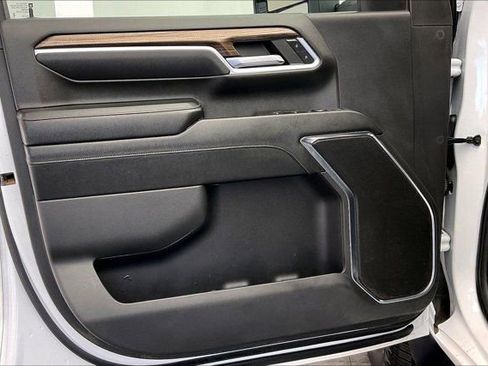 Used 2024 Chevrolet Silverado 2500 LT image 25