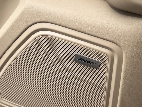 Certified 2025 Porsche Macan image 29