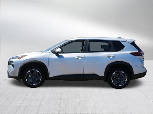 Used 2025 Nissan Rogue SV AWD/4WD image 4