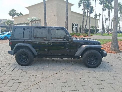 Used 2023 Jeep Wrangler Sport S AWD/4WD image 3