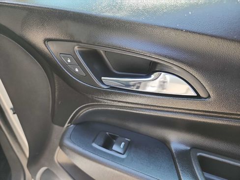 Used 2018 Chevrolet Equinox Premier FWD image 37