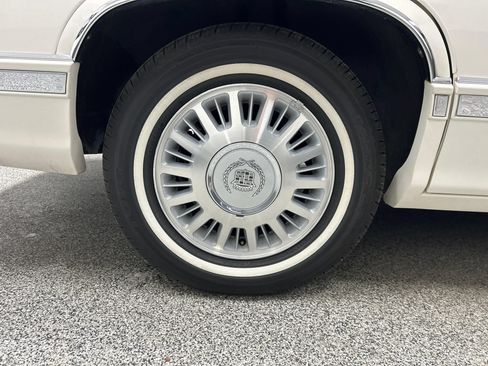 Used 1991 Cadillac De Ville Sedan FWD image 7