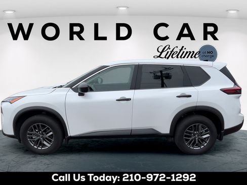 Used 2025 Nissan Rogue S FWD image 11