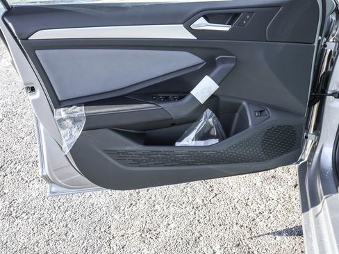 New 2026 Volkswagen Jetta SE FWD image 32