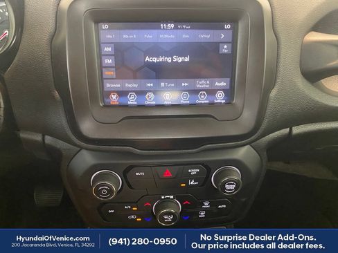 Used 2021 Jeep Renegade Latitude FWD image 25