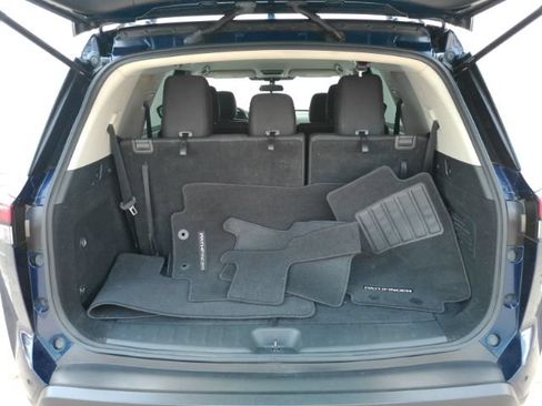 Used 2022 Nissan Pathfinder SV FWD image 23