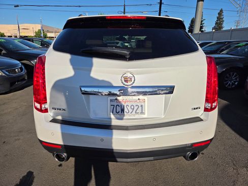 Used 2014 Cadillac SRX Luxury image 3
