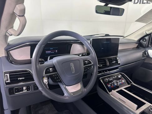 Used 2023 Lincoln Navigator Black Label AWD/4WD image 18