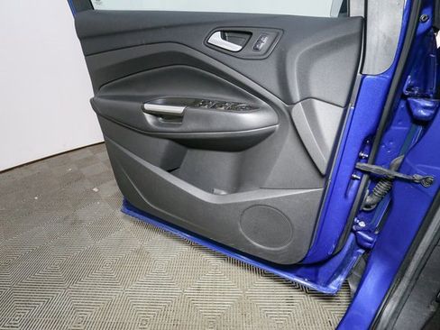 Used 2017 Ford Escape SE w/ Equipment Group 201A image 32