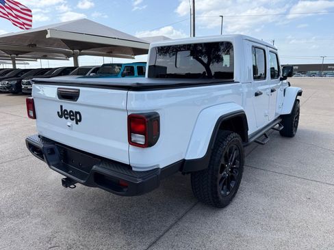 Used 2025 Jeep Gladiator Sport AWD/4WD image 7