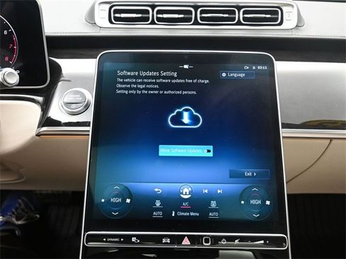 Used 2023 Mercedes-Benz S 500 4MATIC image 11