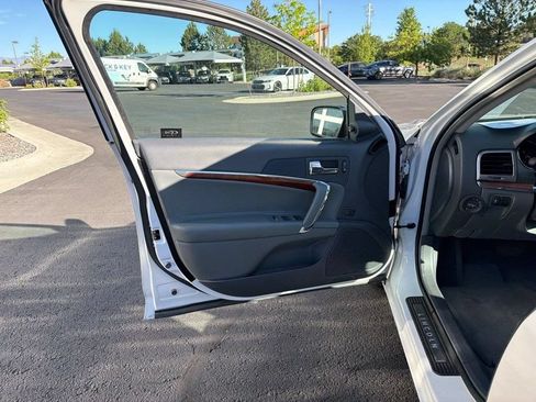 Used 2010 Lincoln MKZ FWD image 9