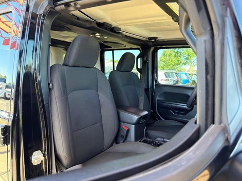 Used 2023 Jeep Wrangler Unlimited Sport AWD/4WD image 33
