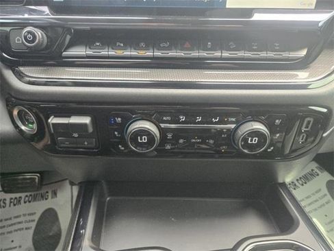 Used 2024 Chevrolet Silverado 1500 ZR2 image 31
