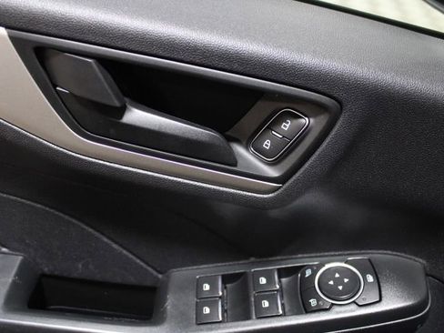 Used 2022 Ford Escape SE w/ SE Sport Appearance Package image 16