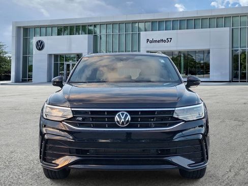 Used 2023 Volkswagen Tiguan SE R-Line image 2