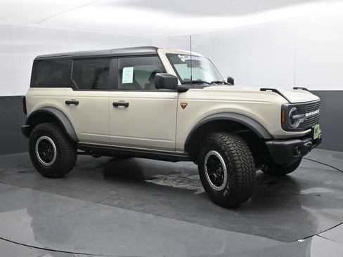 New 2026 Ford Bronco Badlands w/ Sasquatch Package AWD/4WD image 40